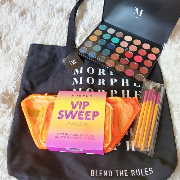 Free Gift + Morphe VIP Sweep 6 Pc Brush Set - Picture 2 of 8